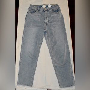 Size 6 H&M high waisted straight leg jeans in light blue.